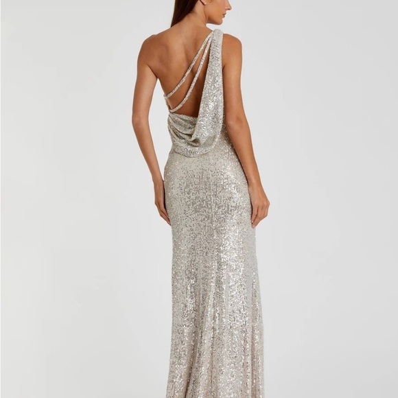 Mac Duggal 26990 NWT SEQUINED ONE SHOULDER DRAPED BACK GOWN - Picture 3 of 6